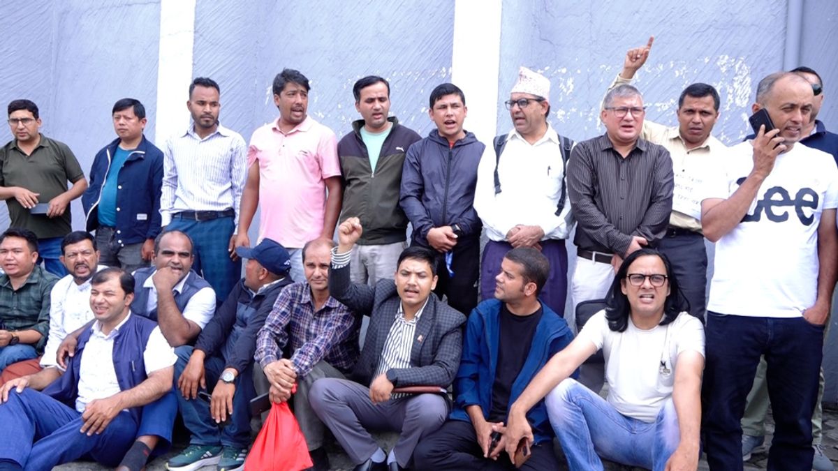 किशोर श्रेष्ठ पक्राउको विरोधमा पत्रकारहरु आन्दोलित