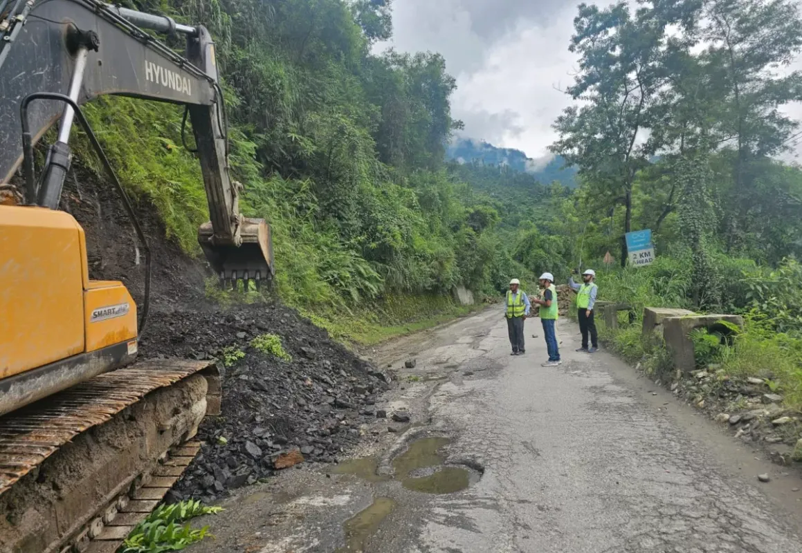 १० दिनपछि खुल्याे कृष्णभिर सडक