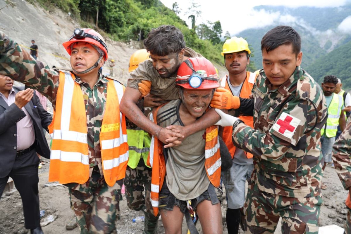 कपडाले पानी छानेर पिउँदै आफ्नो ज्यान बचाएका थिए सञ्जय साहले