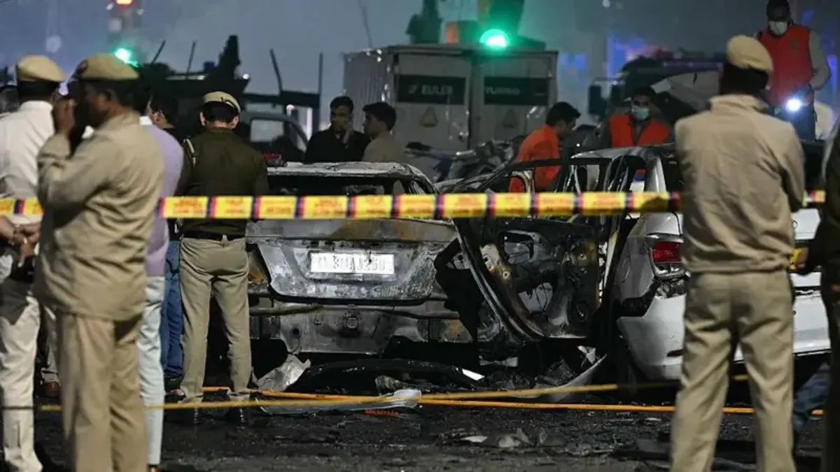 दिल्लीको लाल किल्लामा कार विष्फोट १० जनाको मृत्यु