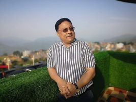 किशाेर श्रेष्ठलाई थुनामुक्त गर्न माग गरिएको रिट संयुक्त इजलासमा