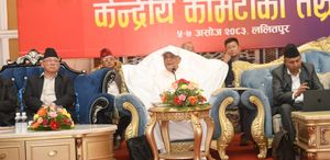 ‘नेतृत्व छोड्दै नछोड्ने’ ओलीकाे अडान