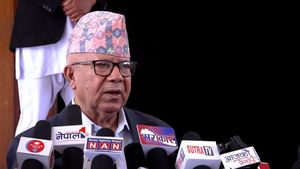 विपदबारे प्रधानमन्त्रीले नै सर्वदलीय बैठक बोलाउनुपर्छ: माधव नेपाल