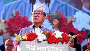 देश अँध्यारो सुरुङतर्फ प्रवेश गर्दैछ, मान्छे फेरेर मात्रै समस्या समाधान नहुने रहेछ : लिङ्देन