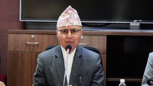 अर्थमन्त्री रामेश्वर खनालले फिर्ता गरे कूटनीतिक पासपोर्ट