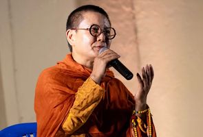 मैले पद माग्दै सरकारलाई निवेदन दिएकी होइन : आनी छोइङ डाेल्मा