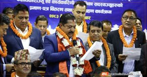 महासंघका नवनिर्वाचित अध्यक्ष श्रेष्ठले लिए पद तथा गोपनीयताको सपथ