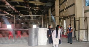 चितवनमा अब हार्ने दलले ‘मतपत्र चपाउन’ नपाउने, लगाइयो १० फिट अग्लो तारजाली