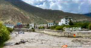 विश्वकै ठूलो शालिग्राममा कालीगण्डकीको स्पर्श, पर्यटकहरू आकर्षित