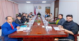 ३ अध्यादेश जारी गर्न राष्ट्रपतिसमक्ष सिफारिस गर्ने मन्त्रिपरिदषद्‍को निर्णय