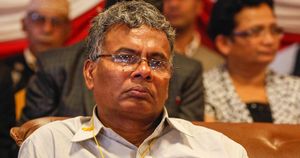 धनुषा–१ मा मातृका यादवलाई निर्वाचित भएको प्रमाणपत्र नदिएपछि नेकपाको आपत्ति, अदालतको आदेश कुर्दै आयोग!