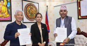 बाढी प्रभावित बालबालिकाका लागि ५८ करोड सहयोग गर्ने घले दम्पतिको घोषणा