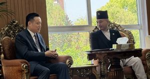 गृहमन्त्री गुरुङ र चिनियाँ राजदूतबीच भेटवार्ता