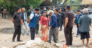 सुकुम्बासी हटाइएको जग्गामा तारबार गर्न कावा मेयर सुनिता डंगोलको निर्देशन