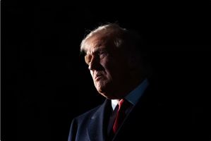 ट्रम्पले भन्छन्- अमेरिका इरानको तेलमाथि नियन्त्रण चाहन्छ