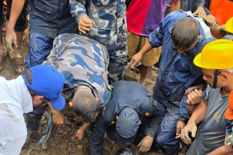 बाजुरामा पहिरोमा परी बेपत्ता थापा मृत फेला