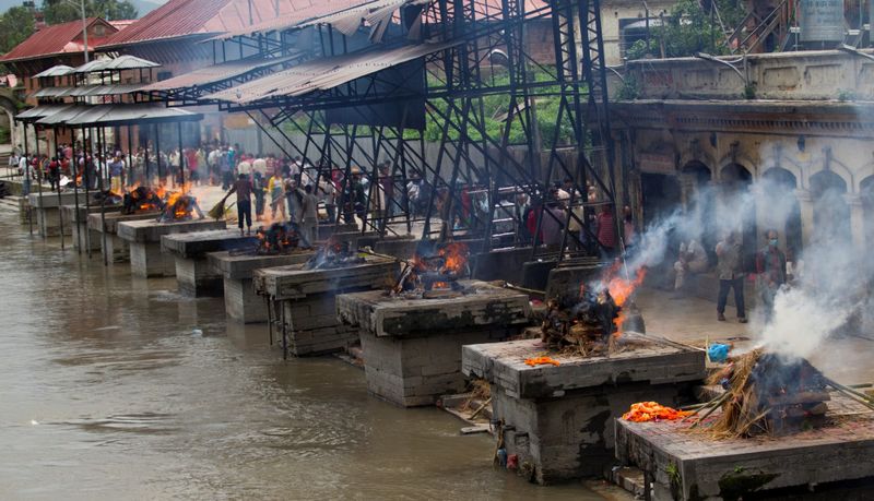 पशुपतिमा जलाउँदै गरेको शवको हड्डी किनबेच गर्ने चार जना धरौटीमा रिहा