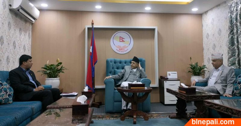 खल्तीमा ‘हस्ताक्षर’ बोकेर सभामुख भेट्न पुगे कांग्रेस-एमालेका मुख्य सचेतक
