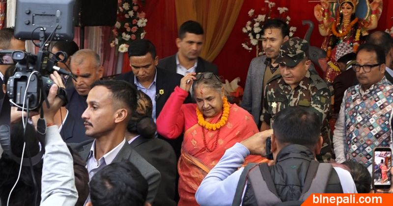 प्रधानमन्त्री कार्कीद्वारा कमलपोखरीमा छठीमाईको पूजा