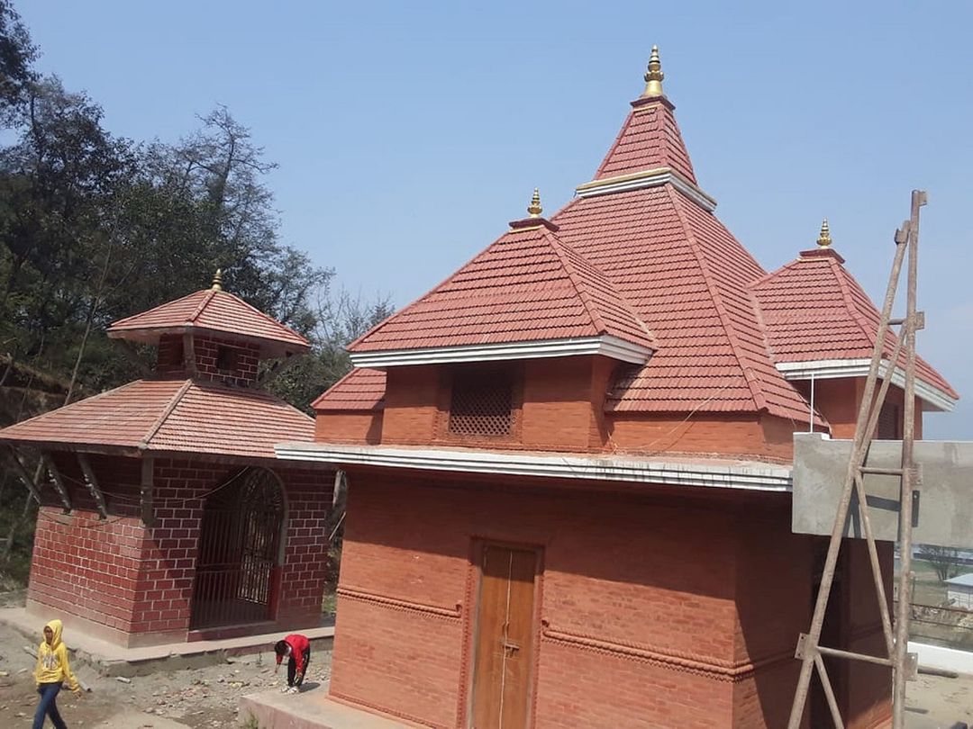 कागेश्वरी मनोहरा नगरपालिका–४ कोलमतेश्वरमा बनेको नेपालकै पहिलो लक्ष्मी ह्यग्रीव मन्दिर क्षेत्र । वाग्मती किनारमा रहेको प्राकृतिक सौन्दर्यताले युक्त यो क्षेत्रमा धार्मिक पर्यटक प्रवद्र्धन गर्ने लक्ष्य राखिएको छ । तस्वीर : पूर्णप्रसाद मिश्र/रासस